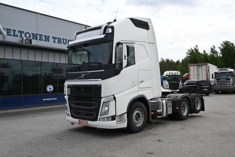 Volvo FH540 6x2 vetopöytäauto