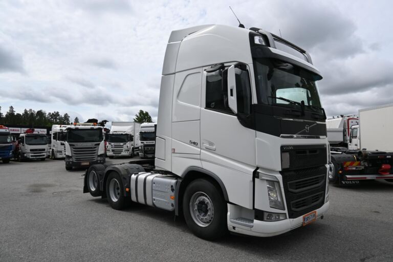 Volvo FH540 6x2 vetopöytäauto