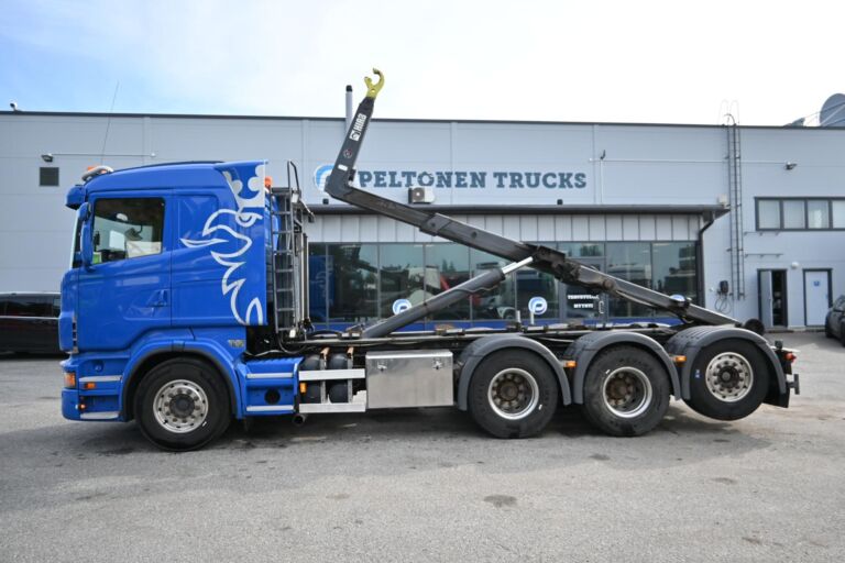 Scania R560 8x4 HIAB 24T
