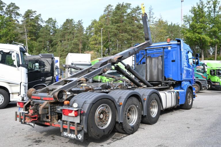 Scania R560 8x4 HIAB 24T