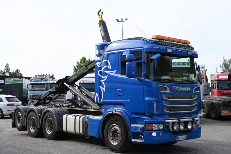 Scania R560 8x4 HIAB 24T
