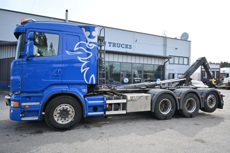 Scania R560 8x4 HIAB 24T