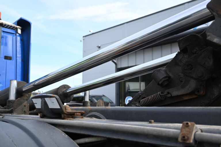 Scania R560 8x4 HIAB 24T