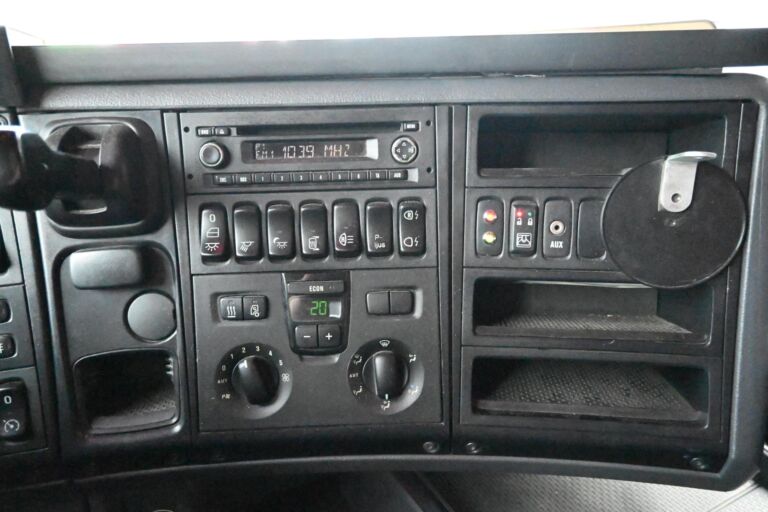 Scania R560 8x4 HIAB 24T
