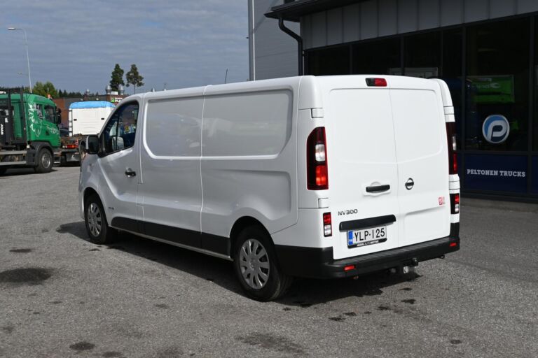 Nissan NV300