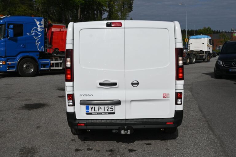 Nissan NV300