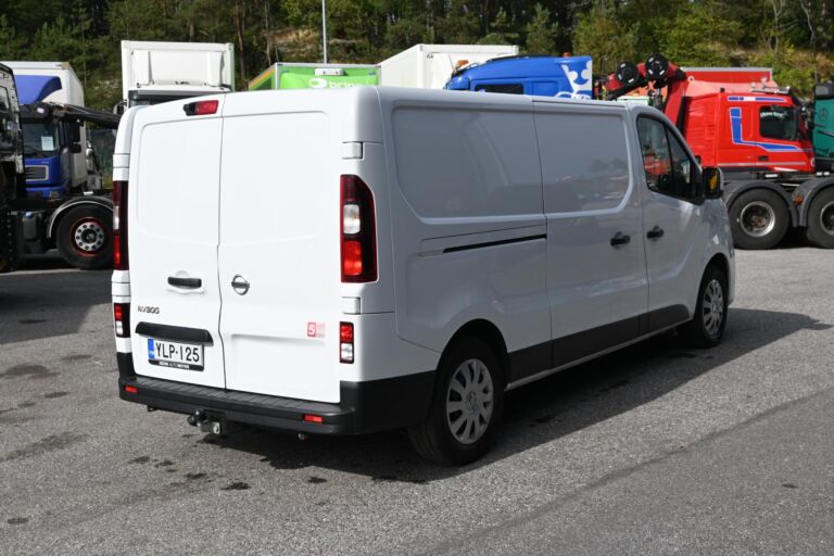 Nissan NV300