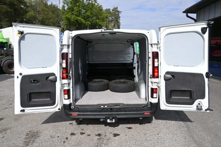 Nissan NV300