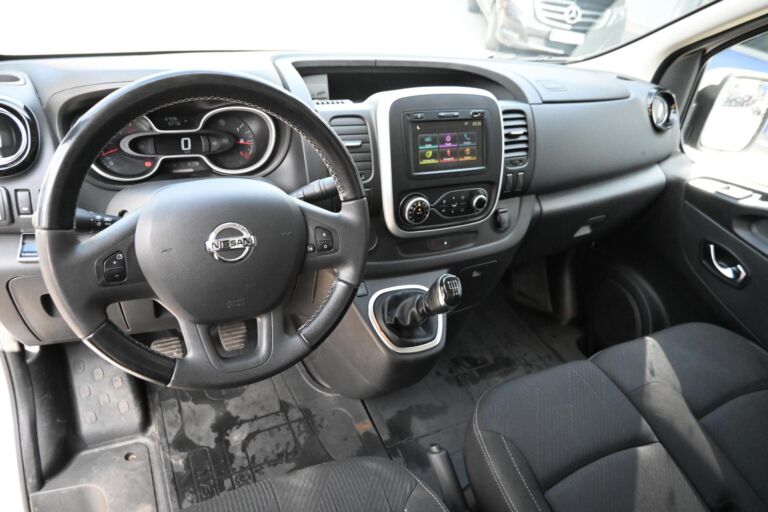 Nissan NV300