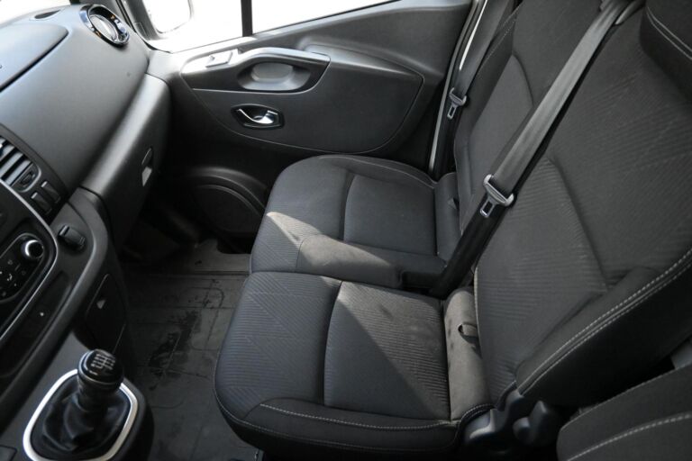 Nissan NV300