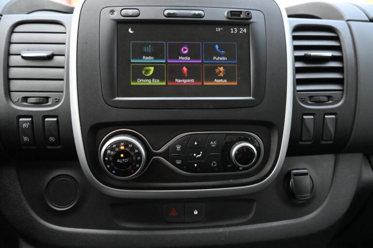 Nissan NV300