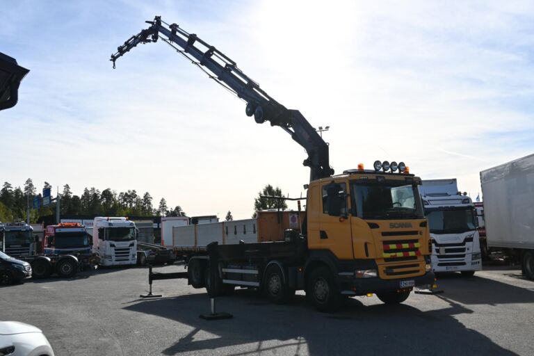 Scania R420 8x2 HIAB 422
