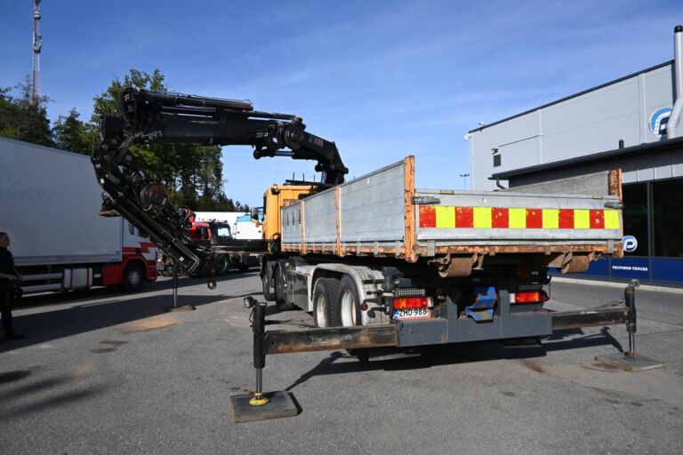 Scania R420 8x2 HIAB 422