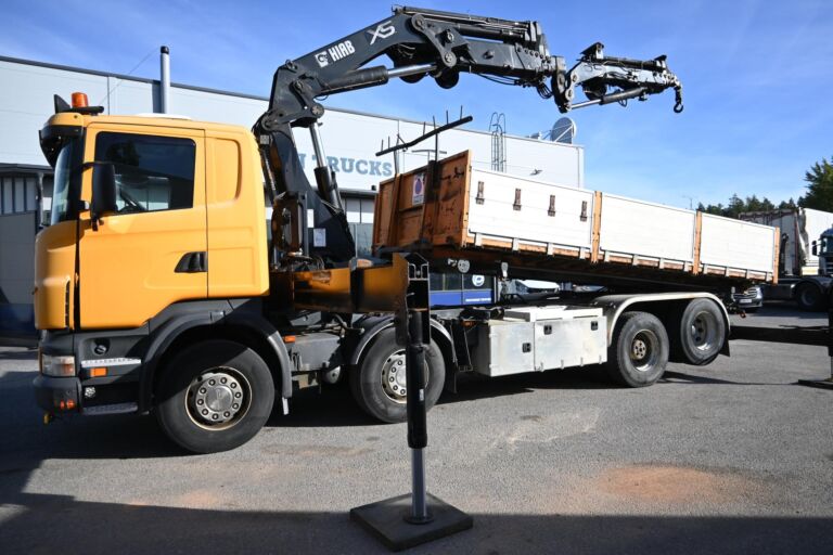 Scania R420 8x2 HIAB 422
