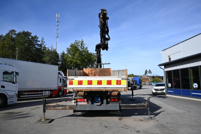 Scania R420 8x2 HIAB 422