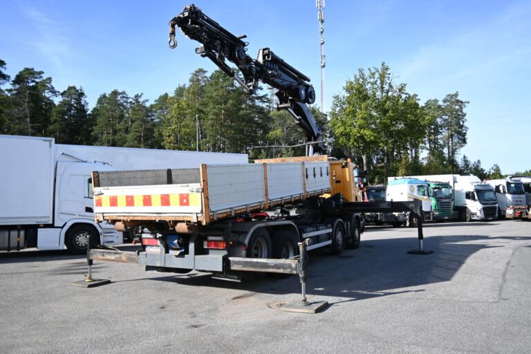 Scania R420 8x2 HIAB 422