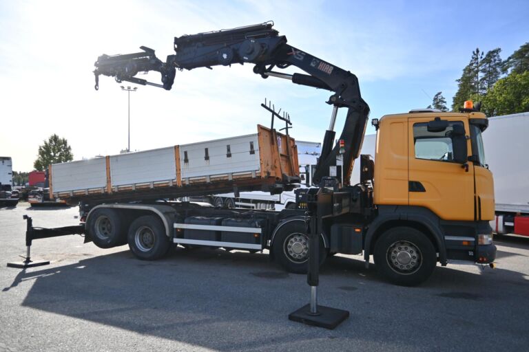 Scania R420 8x2 HIAB 422