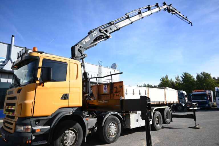 Scania R420 8x2 HIAB 422