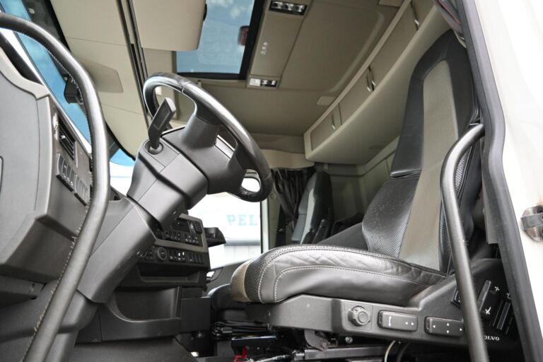 Volvo FH500 8x2 Euro 6 Palfinger 26