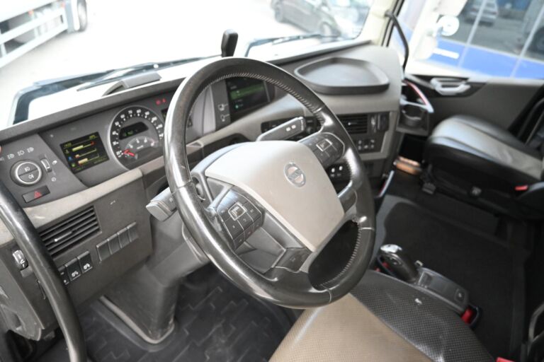 Volvo FH500 8x2 Euro 6 Palfinger 26