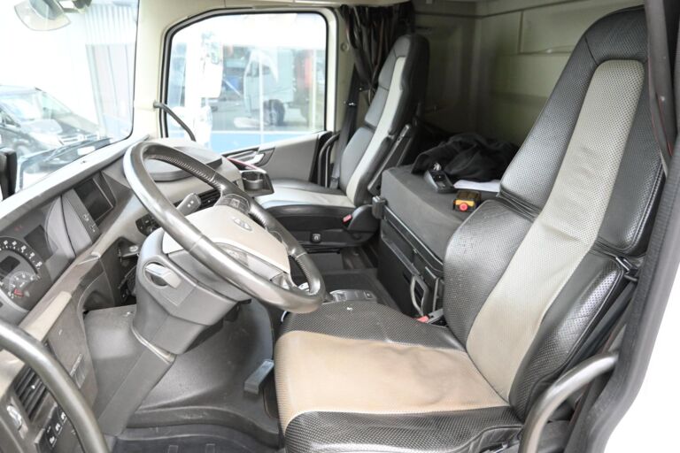 Volvo FH500 8x2 Euro 6 Palfinger 26