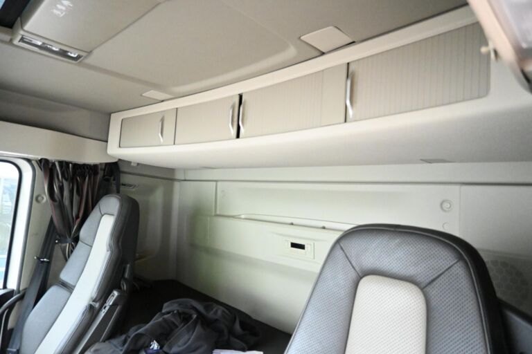 Volvo FH500 8x2 Euro 6 Palfinger 26