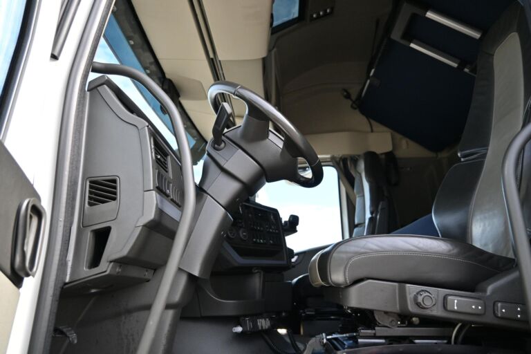 Volvo FH500 6x2 Uusi korinen