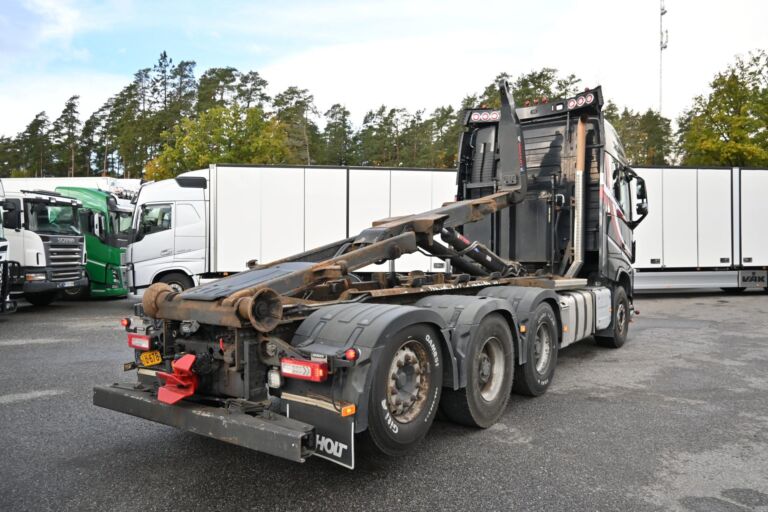 Volvo FH750 8x4*4 Tridem koukkuauto