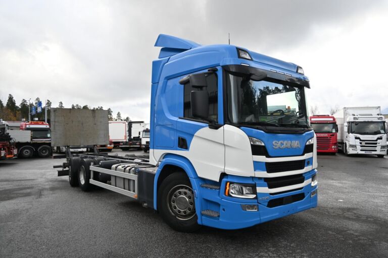Scania P370 6x2*4