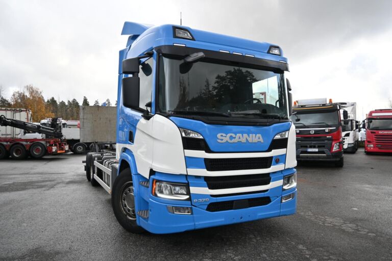 Scania P370 6x2*4