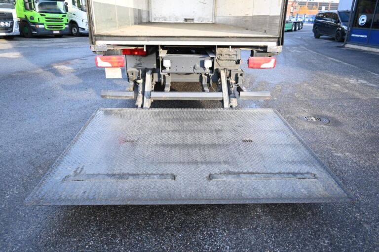 Scania P280 4x2 151tkm