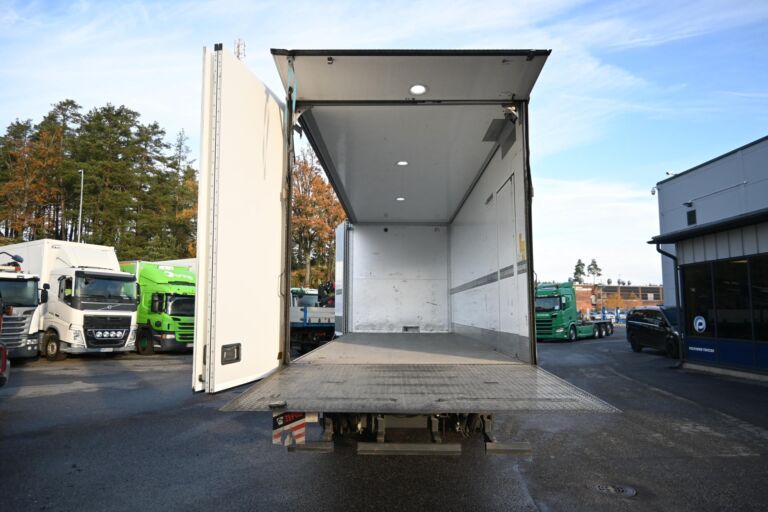 Scania P280 4x2 151tkm