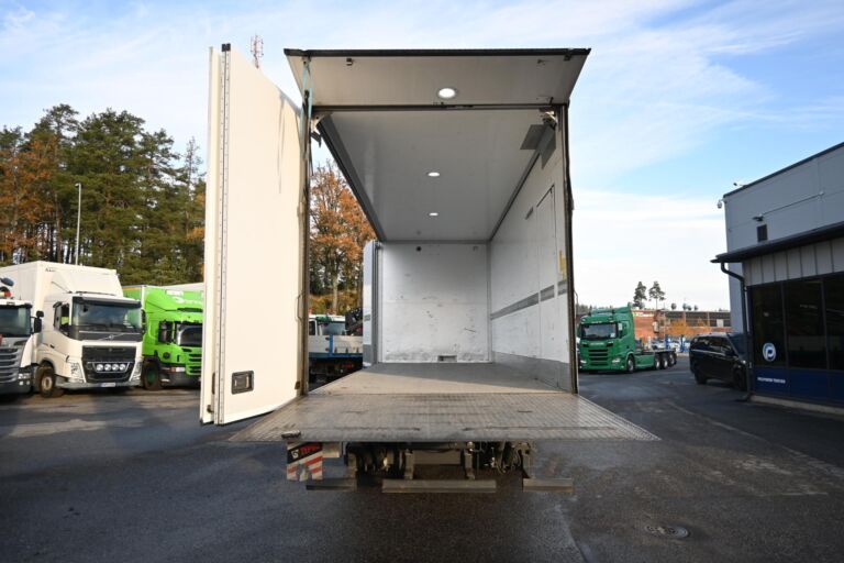 Scania P280 4x2 151tkm