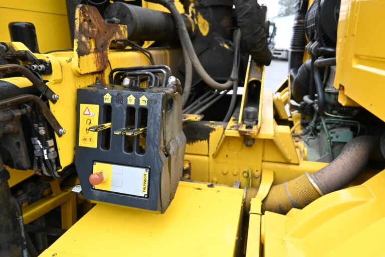 Volvo FM330 6x2*4 Palfinger PK19