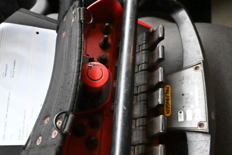 Volvo FM330 6x2*4 Palfinger PK19