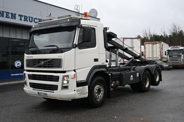 Volvo FM300 6x2