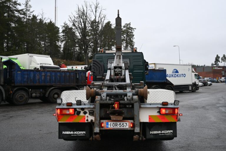 Volvo FM440 6x2 koukkuauto