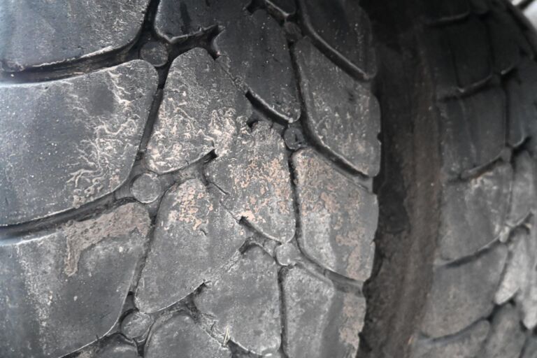 Volvo FM440 6x2 koukkuauto