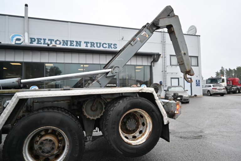 Volvo FM440 6x2 koukkuauto