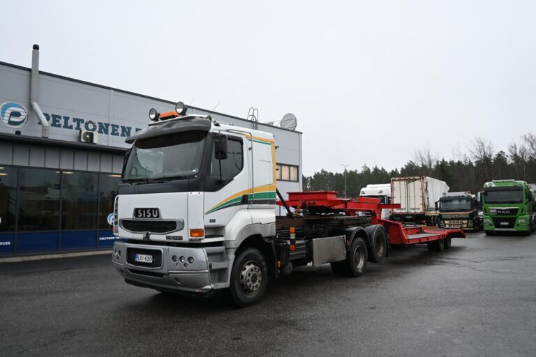 Sisu E13 450 6x2 Koukku / Lavetti