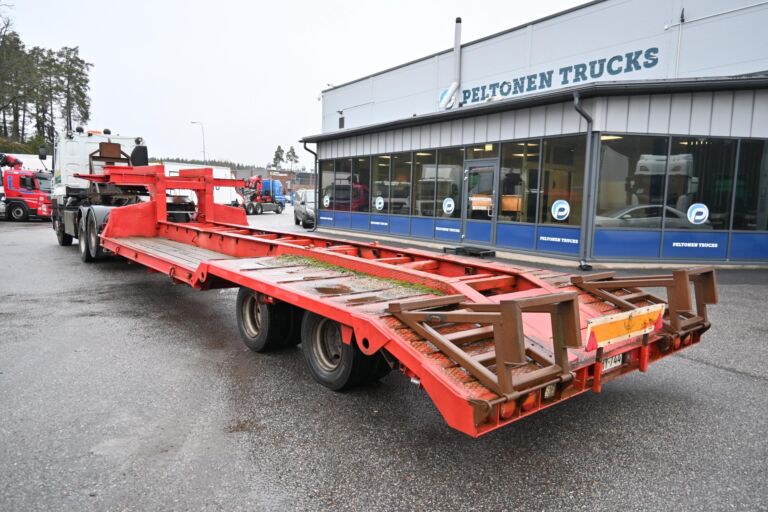 Sisu E13 450 6x2 Koukku / Lavetti