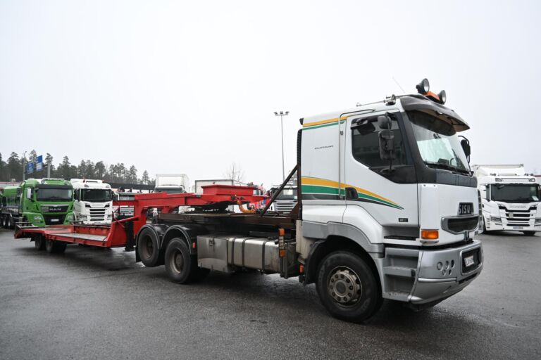 Sisu E13 450 6x2 Koukku / Lavetti