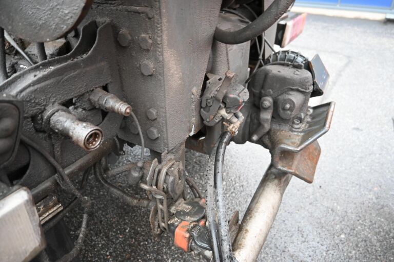 Sisu E13 450 6x2 Koukku / Lavetti