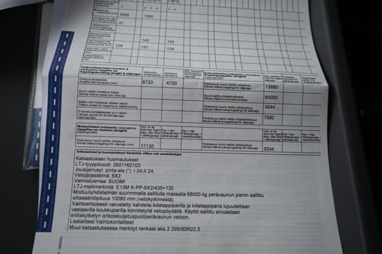 Sisu E13 450 6x2 Koukku / Lavetti