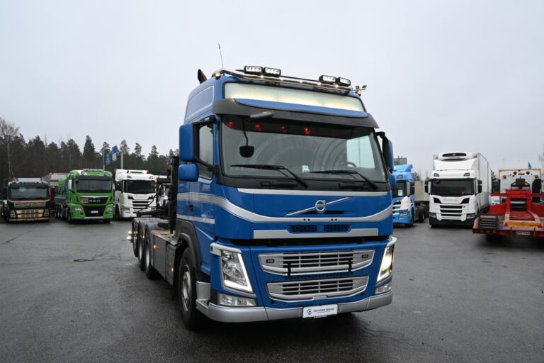 Volvo FM460 8x4*4 Tulossa