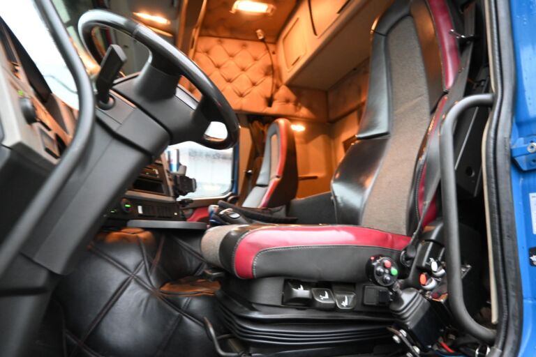 Volvo FM460 8x4*4 Tulossa