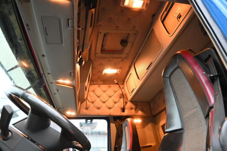 Volvo FM460 8x4*4 Tulossa