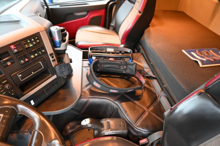 Volvo FM460 8x4*4 Tulossa