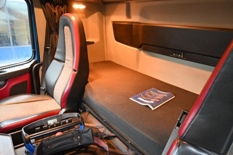 Volvo FM460 8x4*4 Tulossa