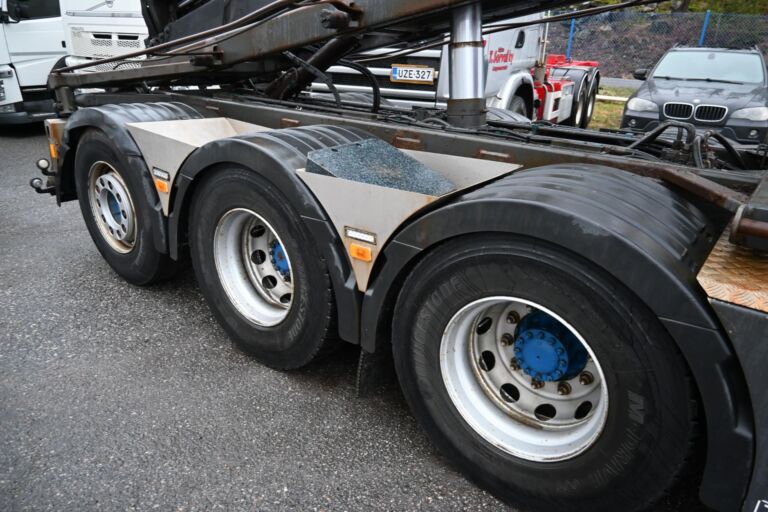 Volvo FM460 8x4*4 Tulossa